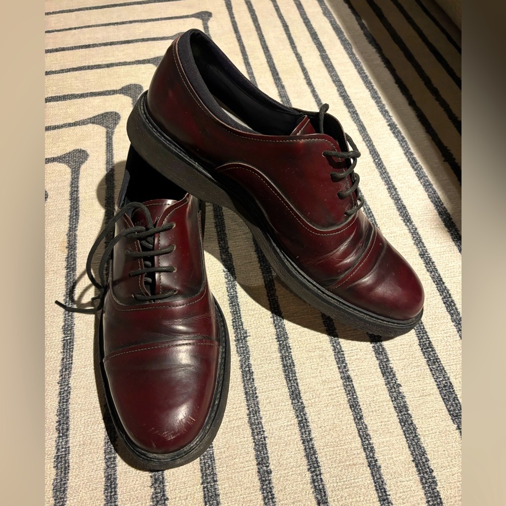 Classic Hogan Burgundy Men's Dress Shoes - in good used condition. US Size 10